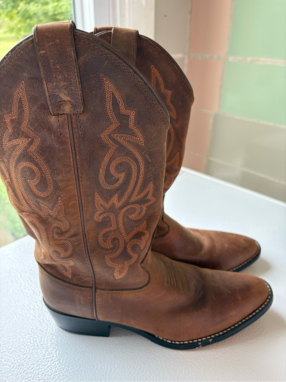 Justin Boots Brown Leather Western Cowboy Boots with Embroidered Shaft